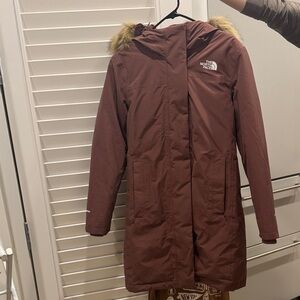 The North Face Women's Mauve Parka w/ detachable faux fur hood